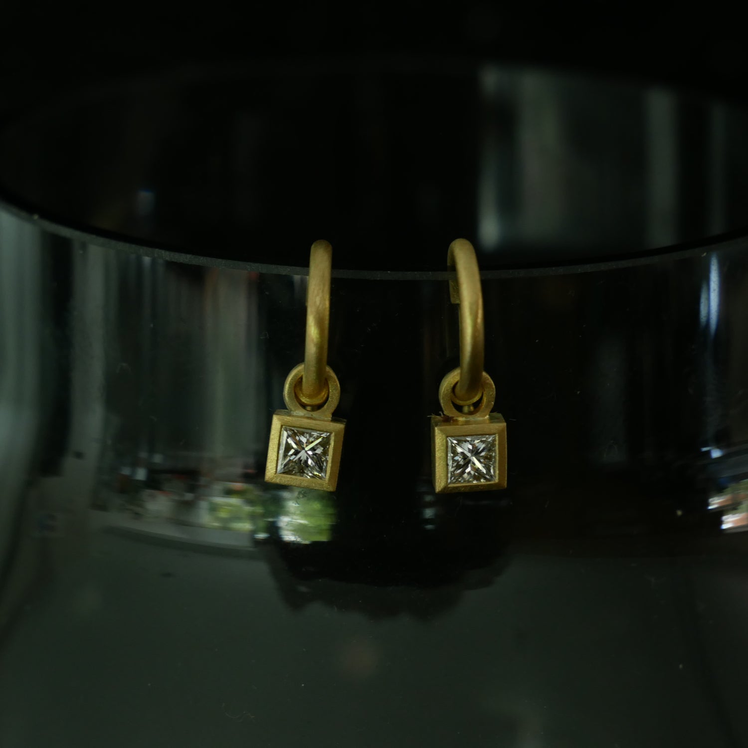 18ct gold hoop earrings with square cut diamonds