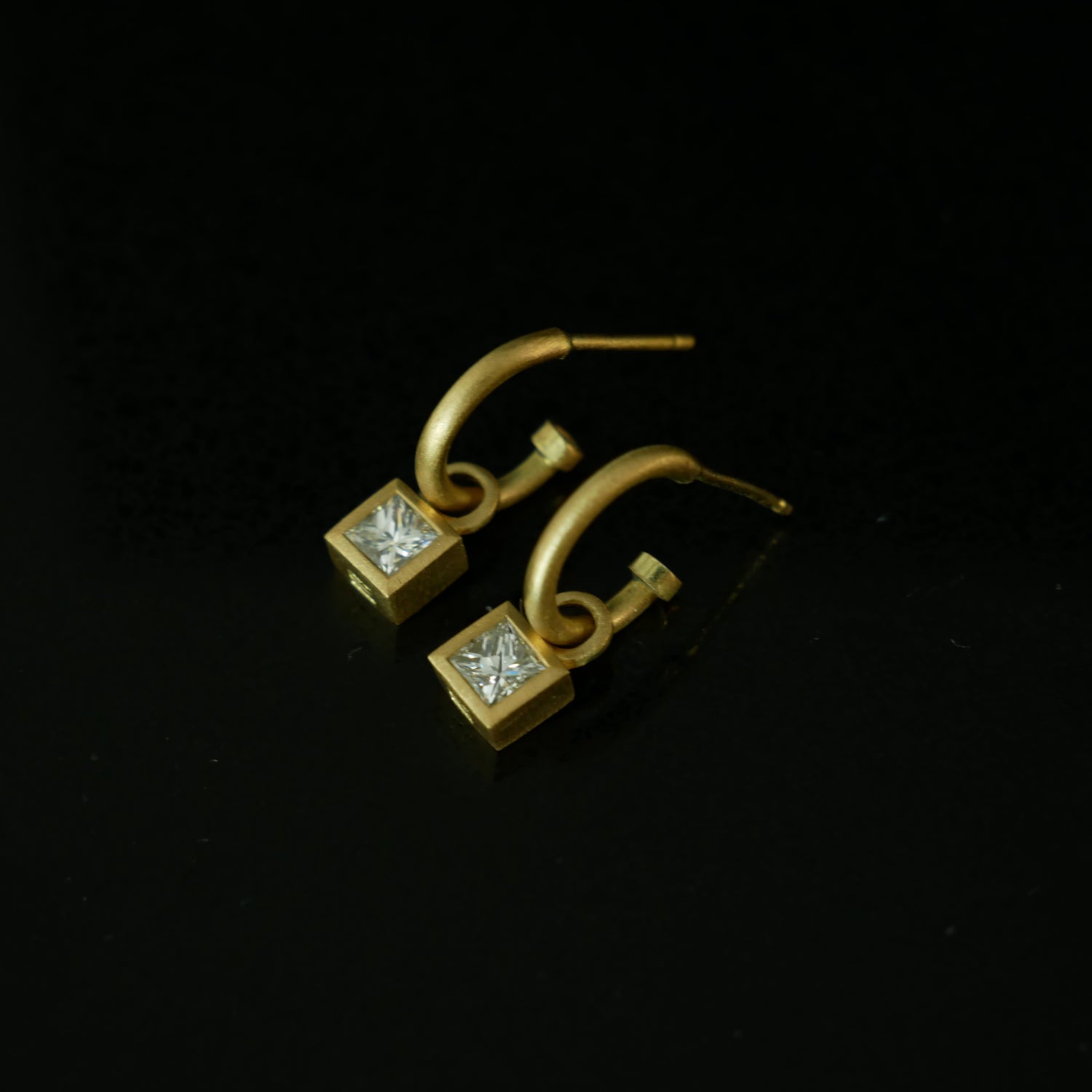 18ct gold hoop earrings with square cut diamonds
