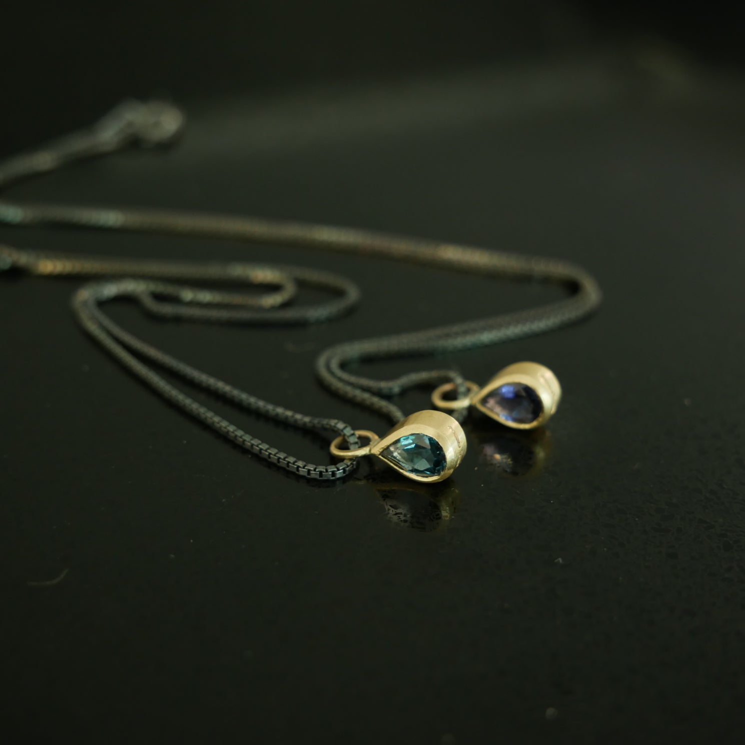 Tiny 9ct gold drop pendant
