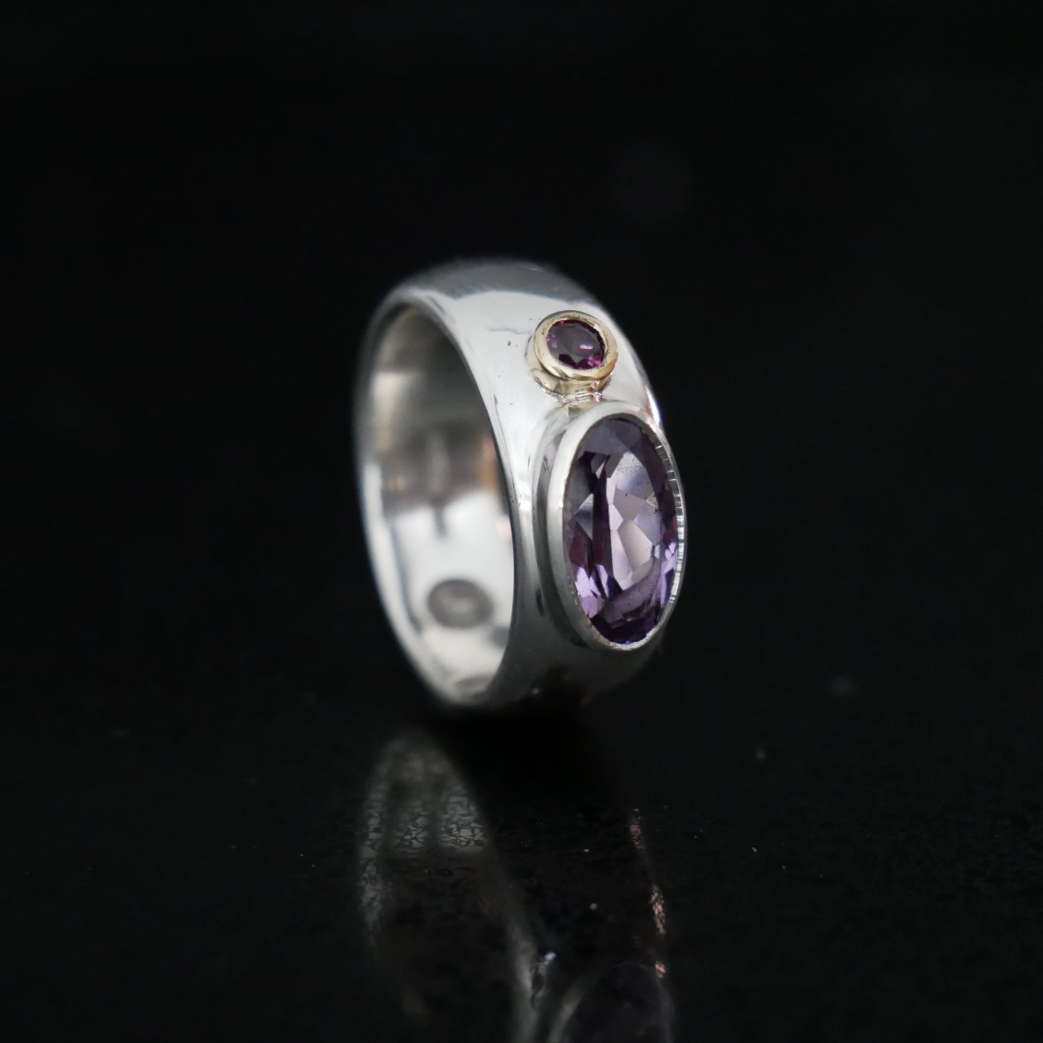 Wide Silver ring with Amethyst and Rhodelite garnet