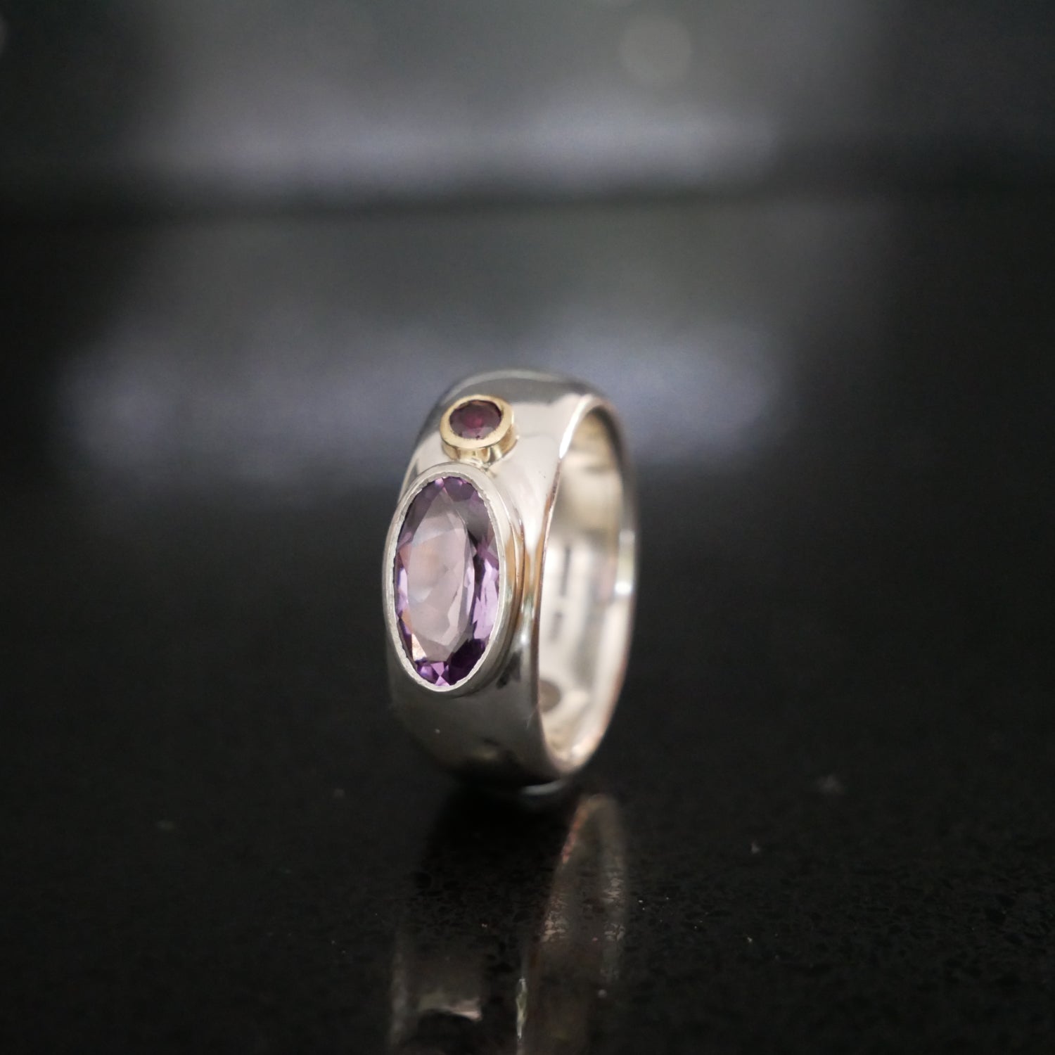 Wide Silver ring with Amethyst and Rhodelite garnet