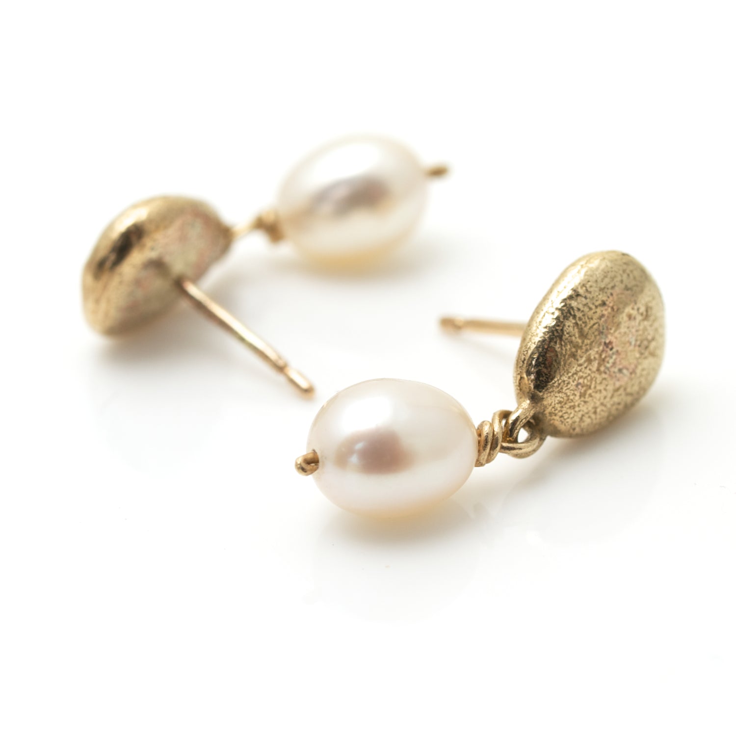 9ct gold pebble earrings with pearls