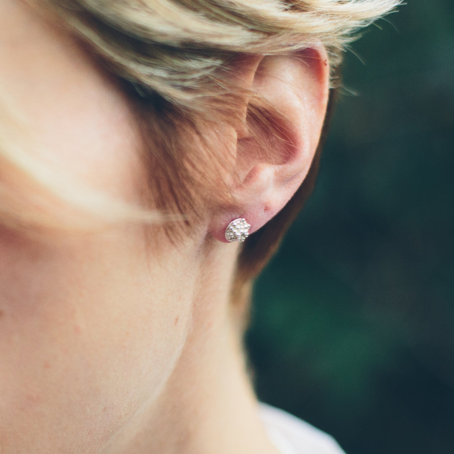 granulated silver studs