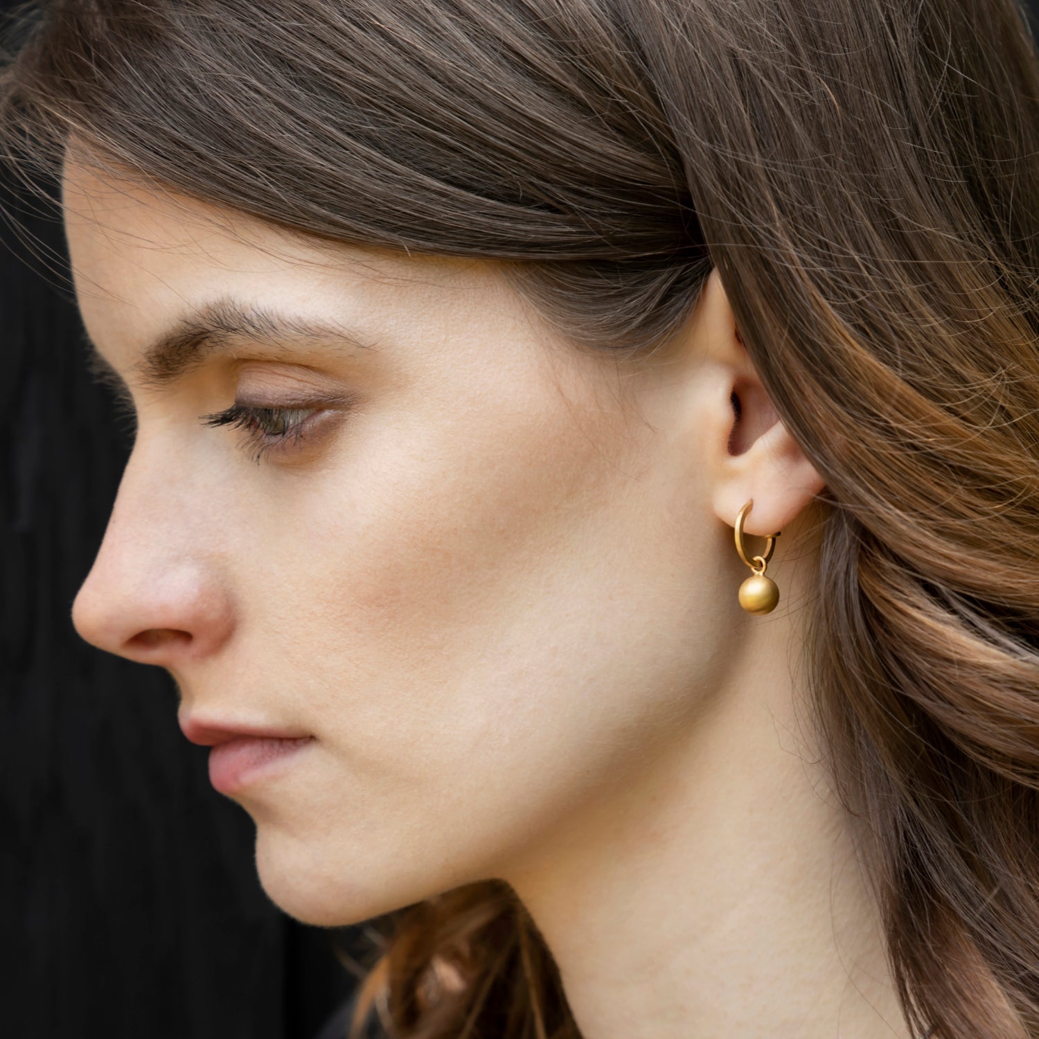 simple gold hoop earring