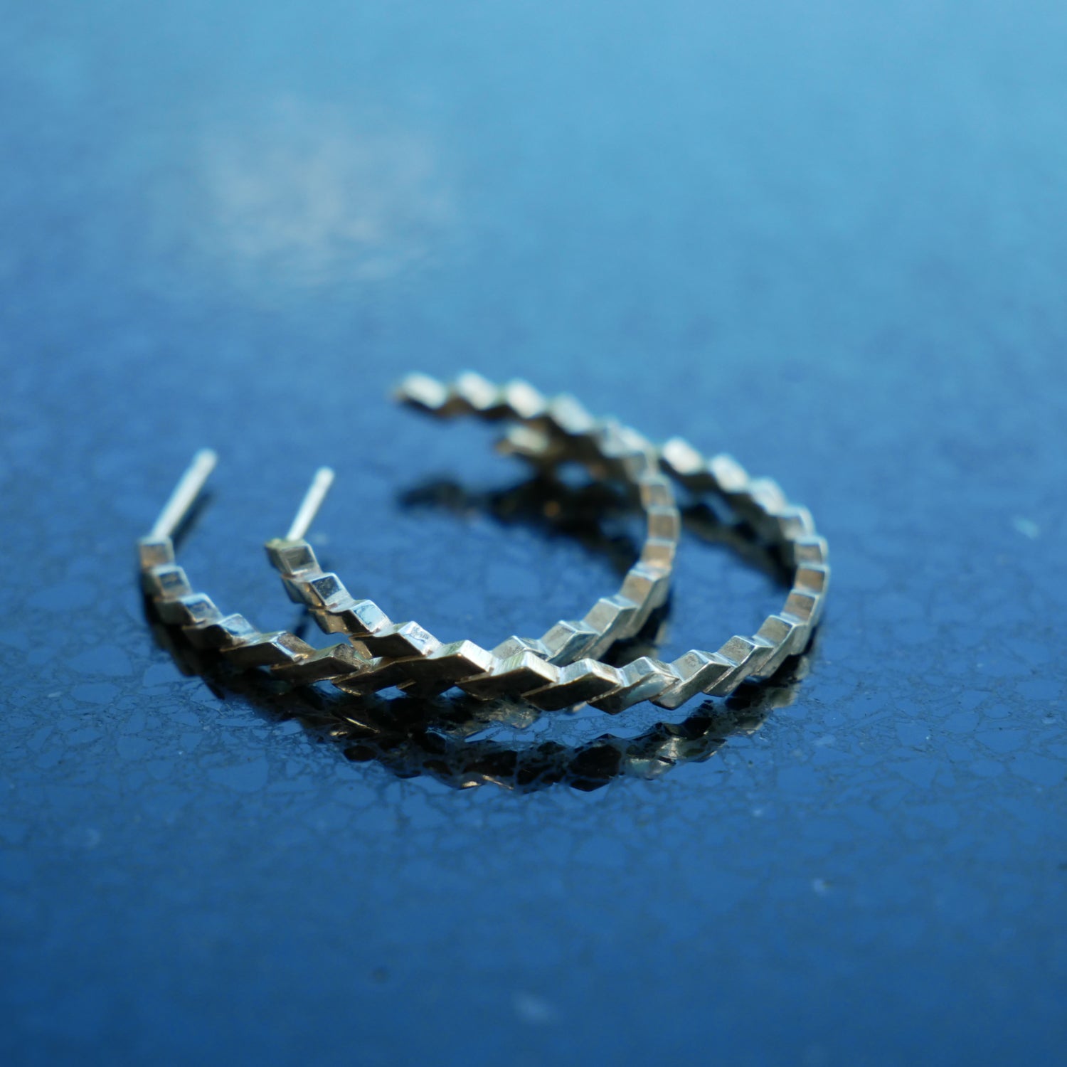 20mm silver chevron hoops