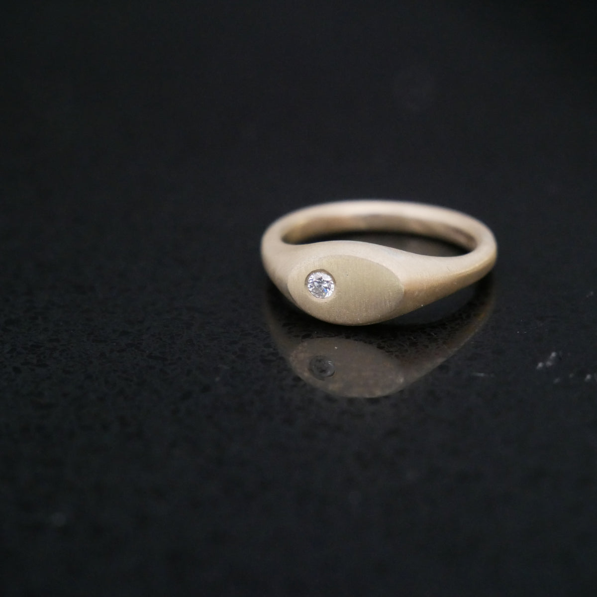 9ct gold signet ring with diamond