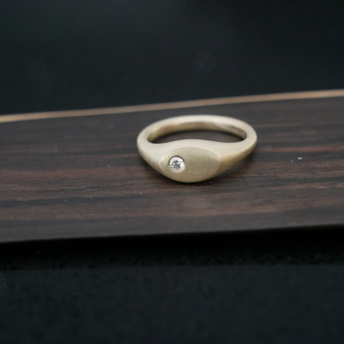 9ct gold signet ring with diamond