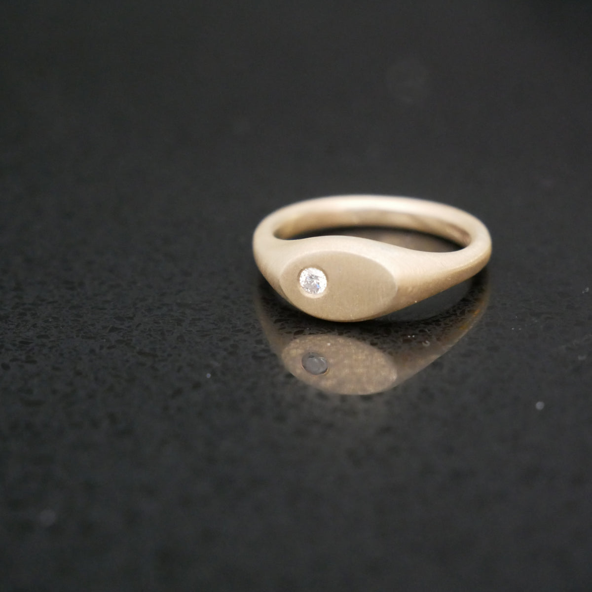 9ct gold signet ring with diamond