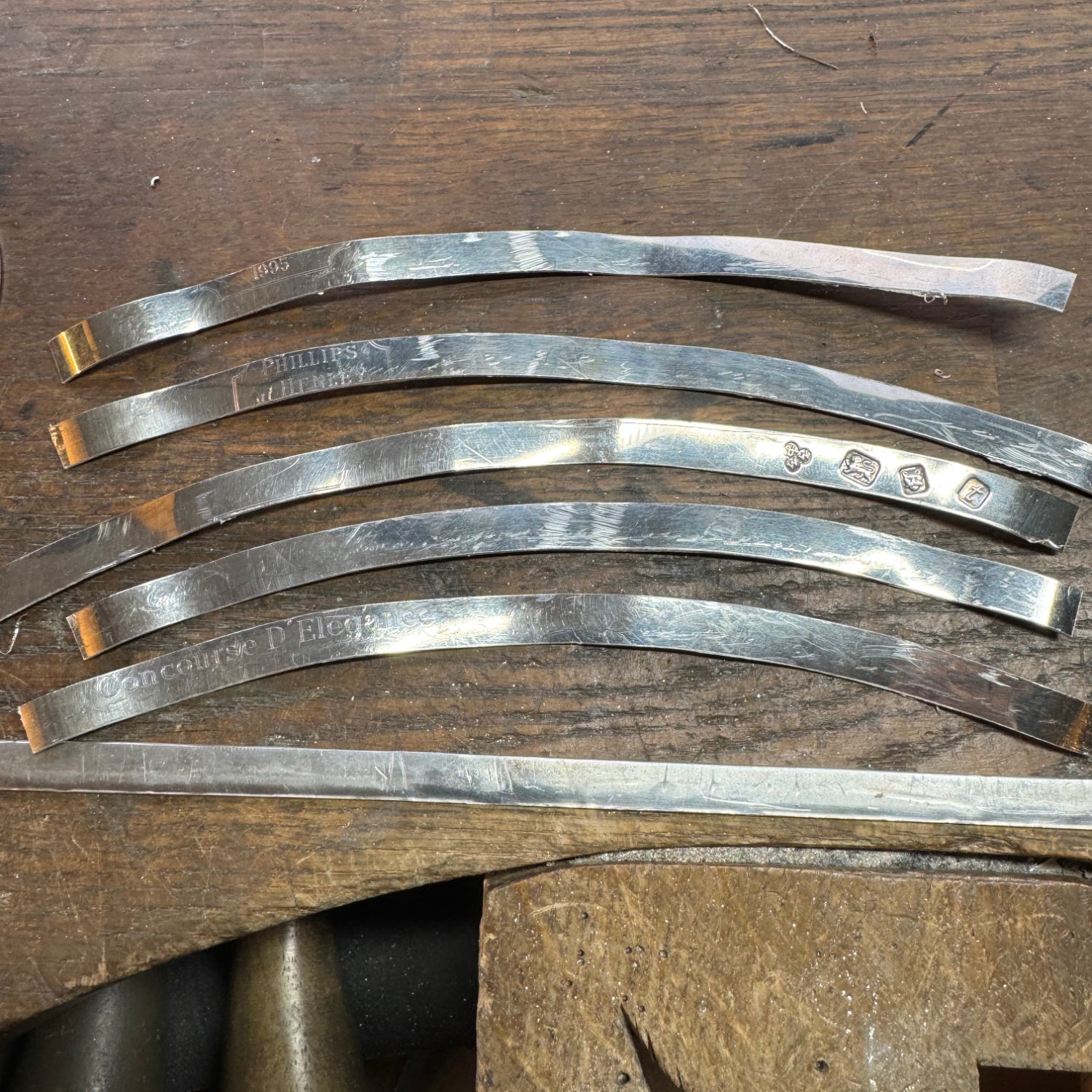 Overlap silver bangles