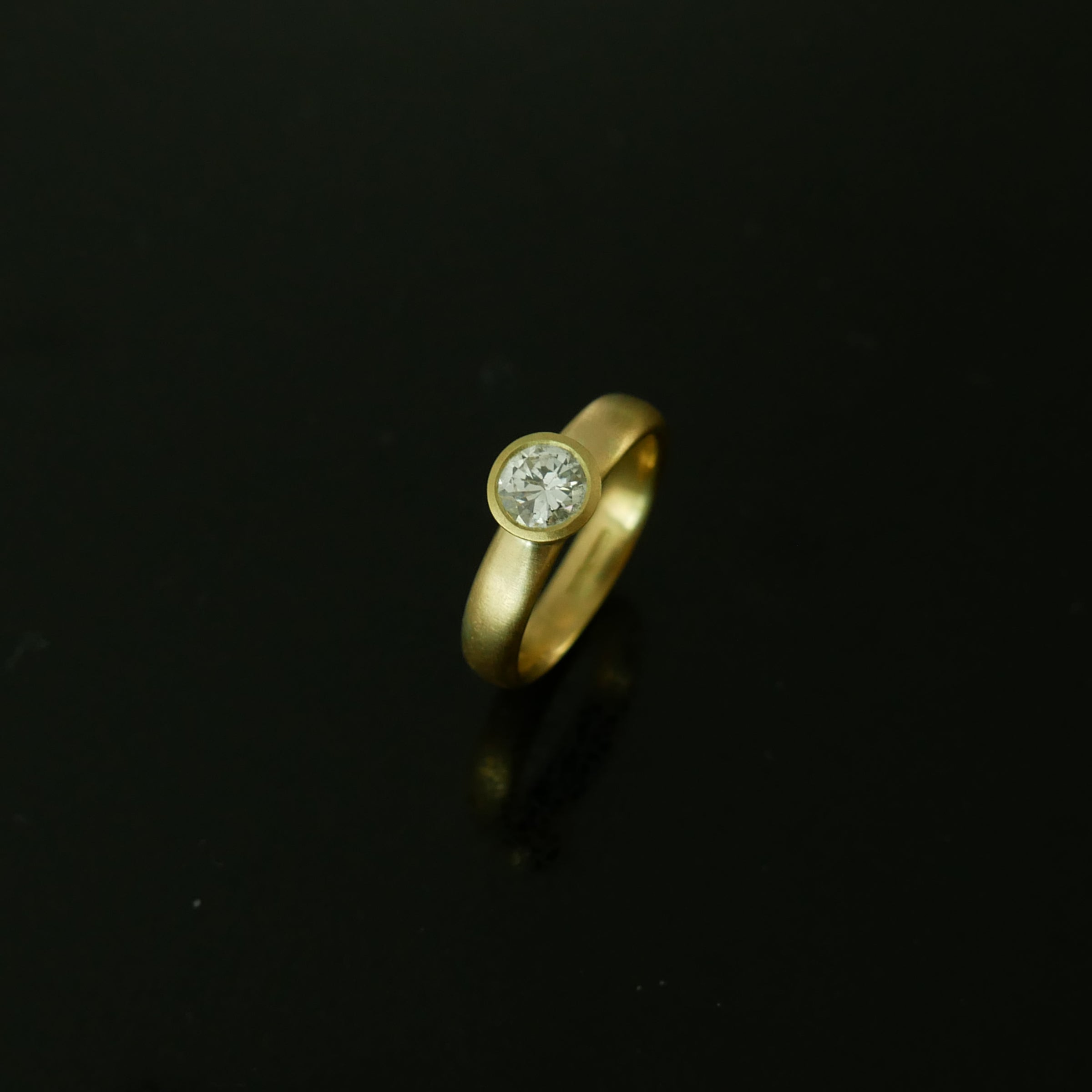 18ct Gold Diamond Solitaire Ring