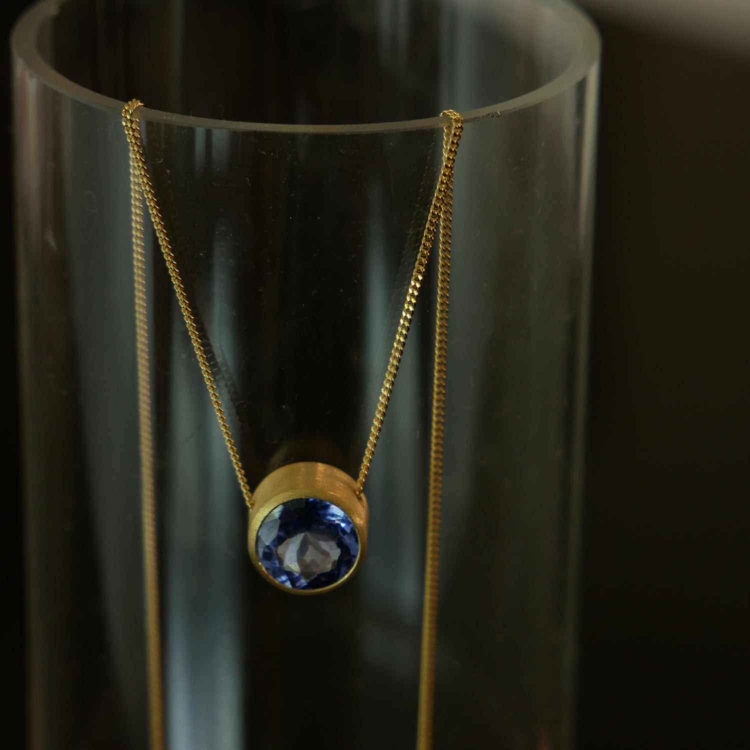 18ct Tanzanite necklace