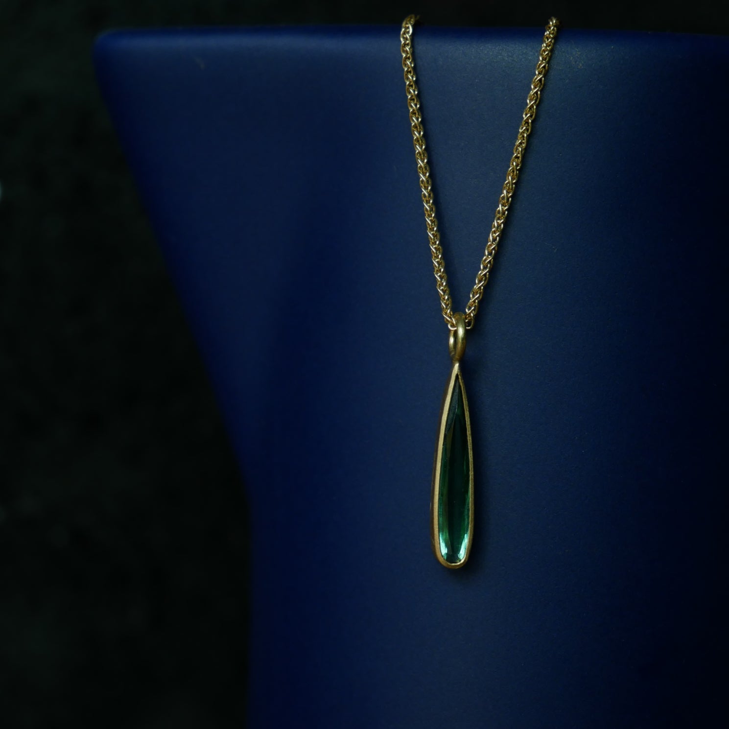 18ct gold tourmaline necklace