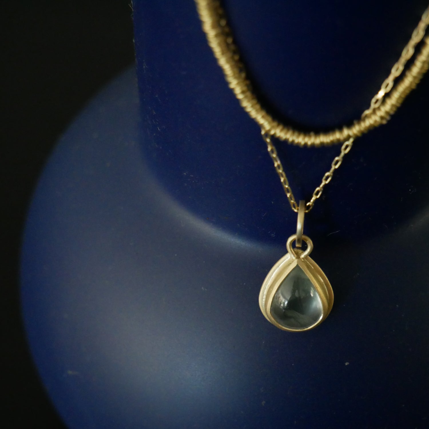 18ct gold drop shaped prehnite necklace