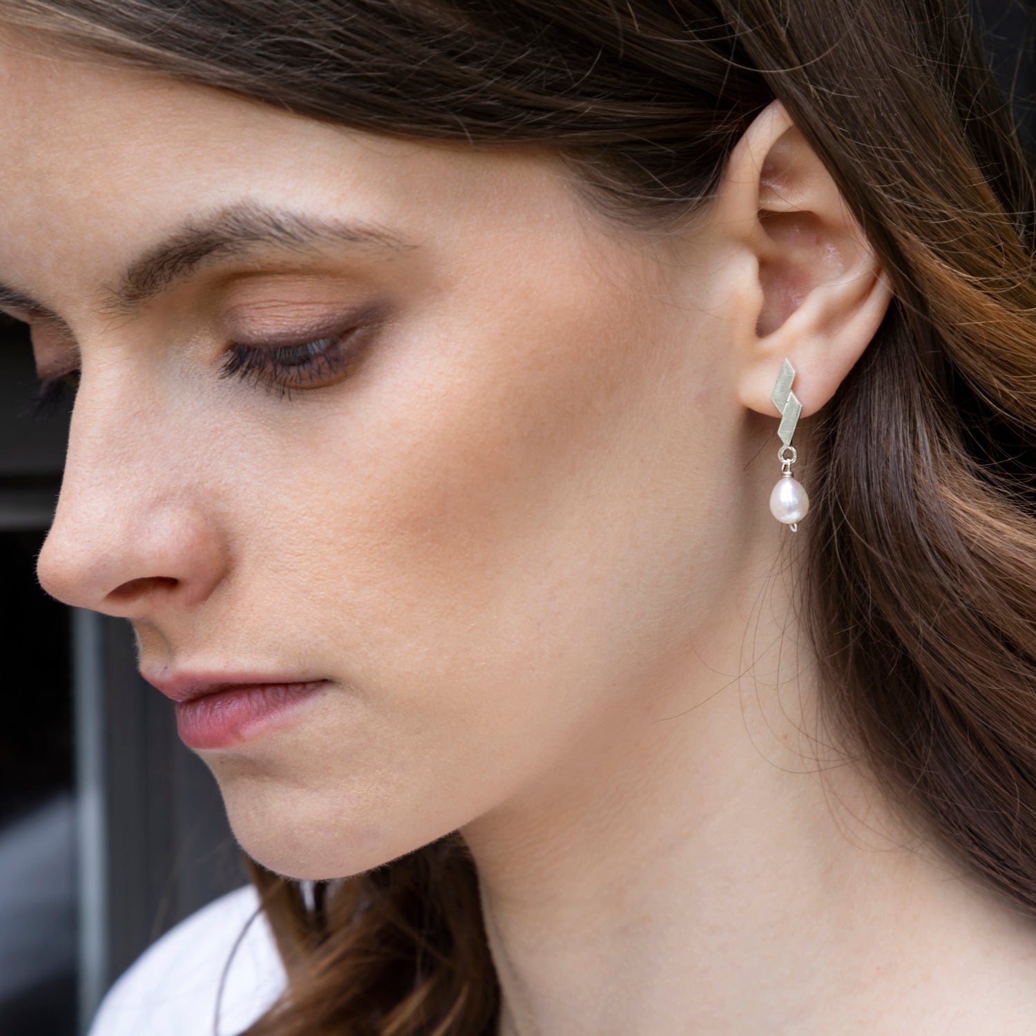 zigzag silver stud earring with pearl
