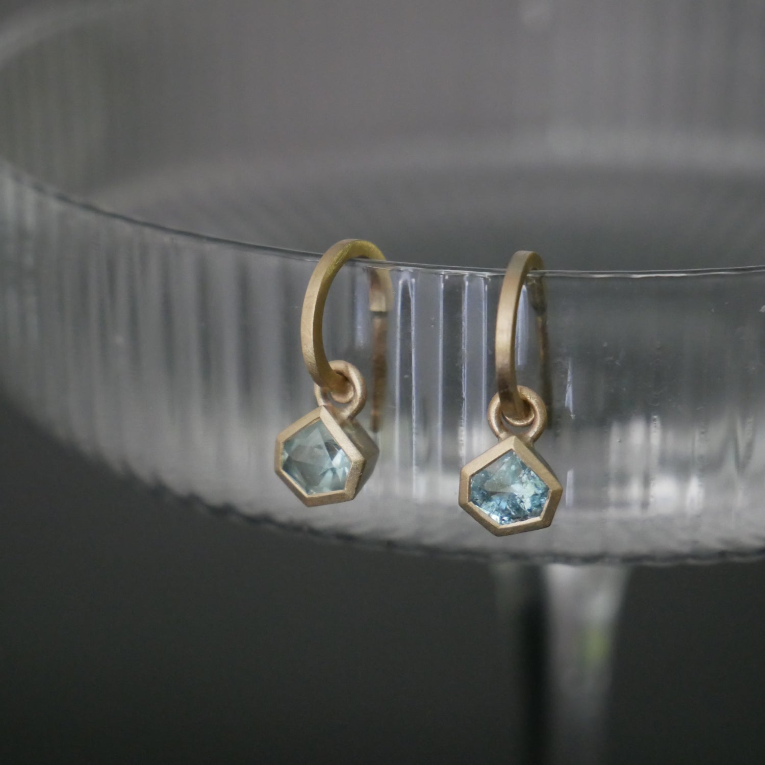 9ct gold hoop earrings with geometric aquamarine drops