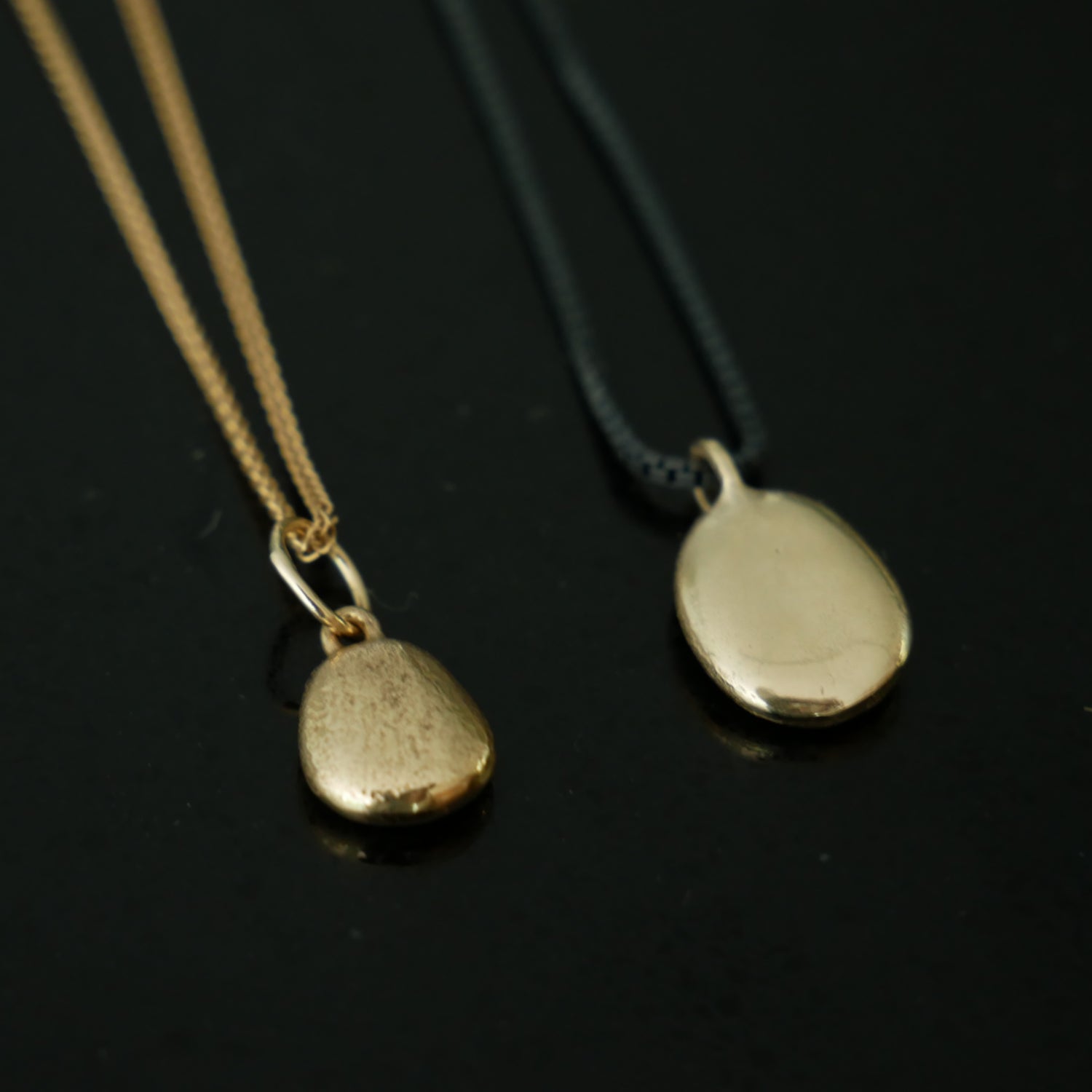9ct gold tiny pebble necklace