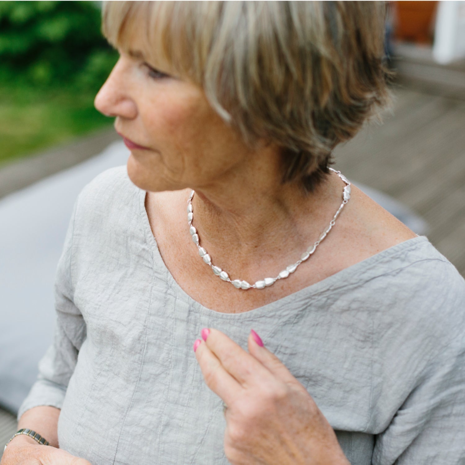 continuous pebble necklace