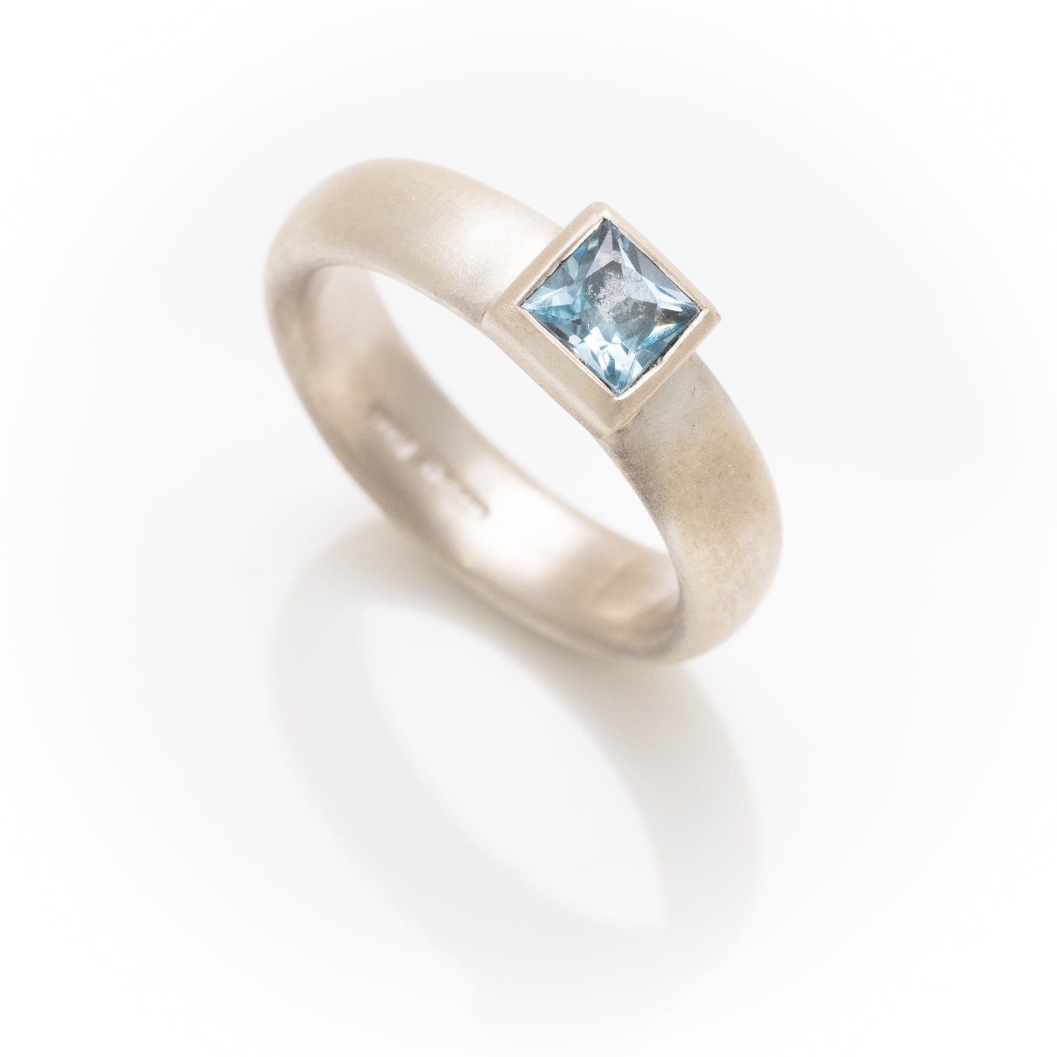 square topaz silver matt ring