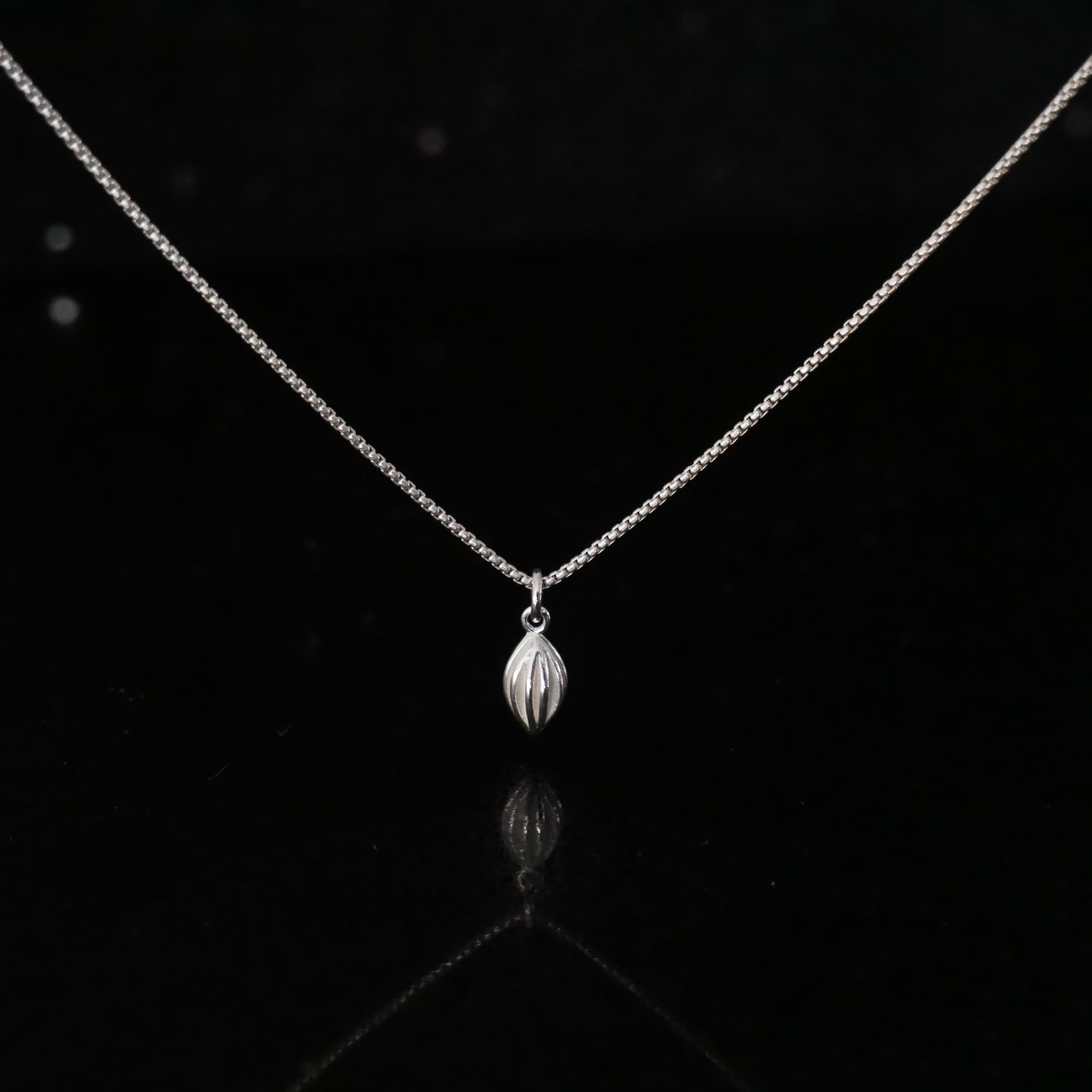 small pod necklace in silver