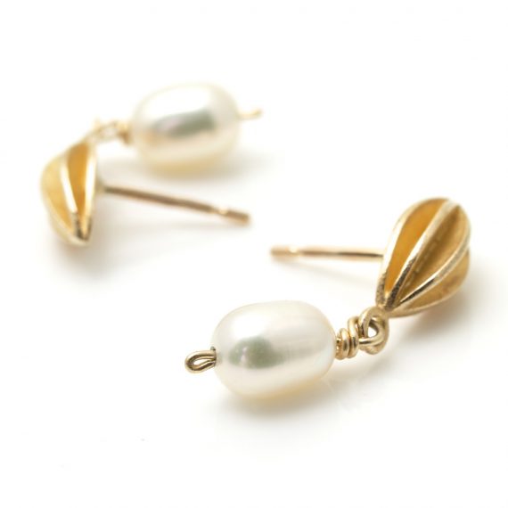 Tiny gold seed pod stud with pearl
