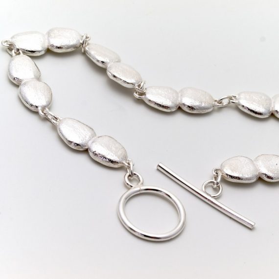Silver continuous pebble bracelet