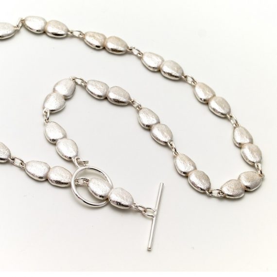 Silver continuous pebble necklace