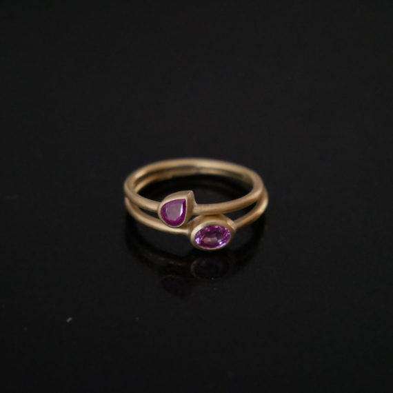 tiny 18ct gold ring with sapphire and ruby