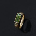 Chunky 9ct gold ring with bicolour tourmaline