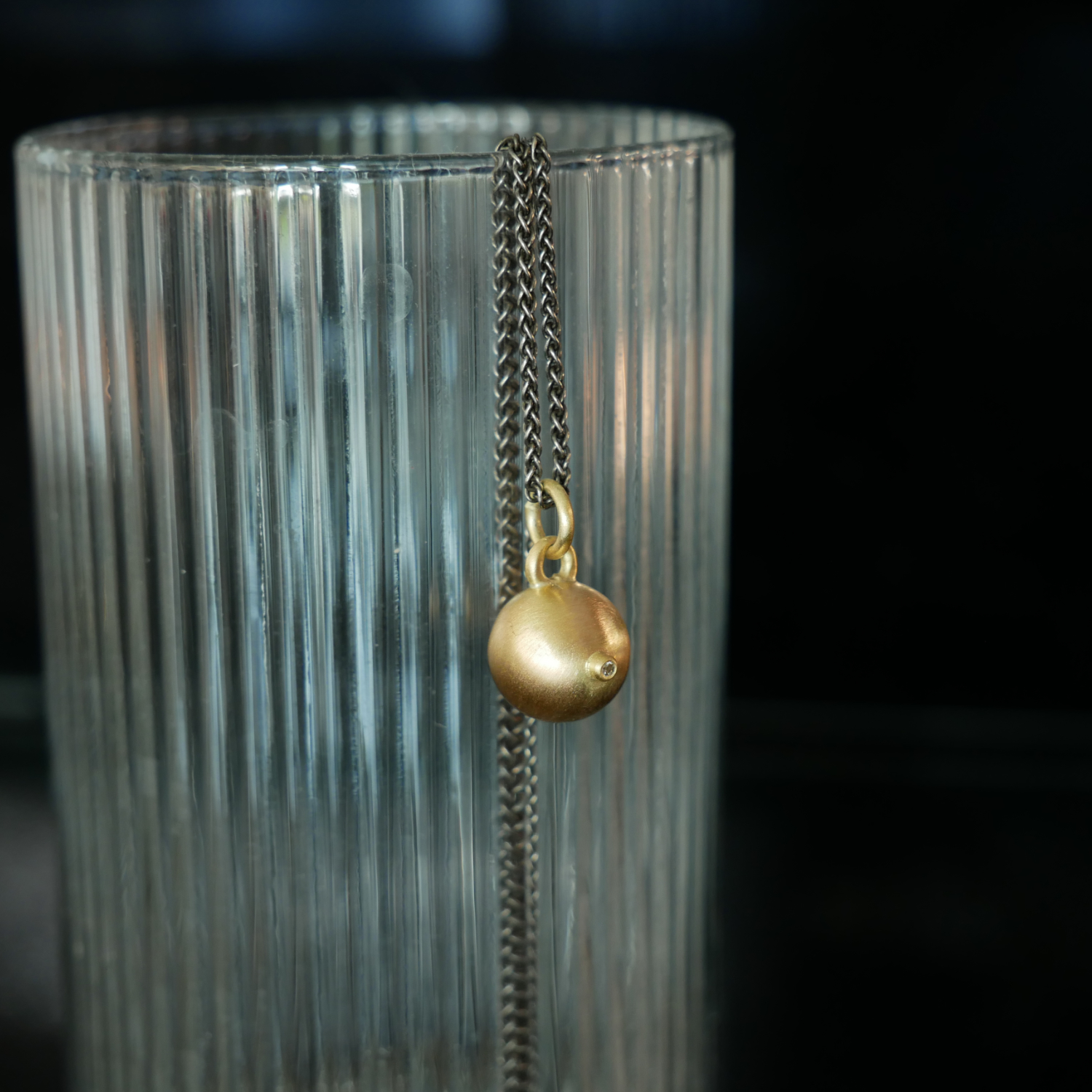 18ct ball necklace
